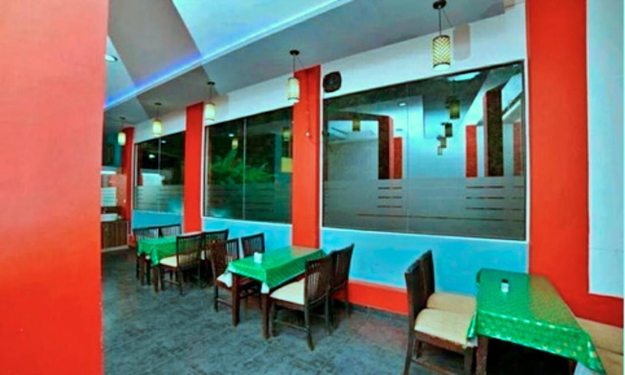 Red Castle Munnar Hotel Exterior photo